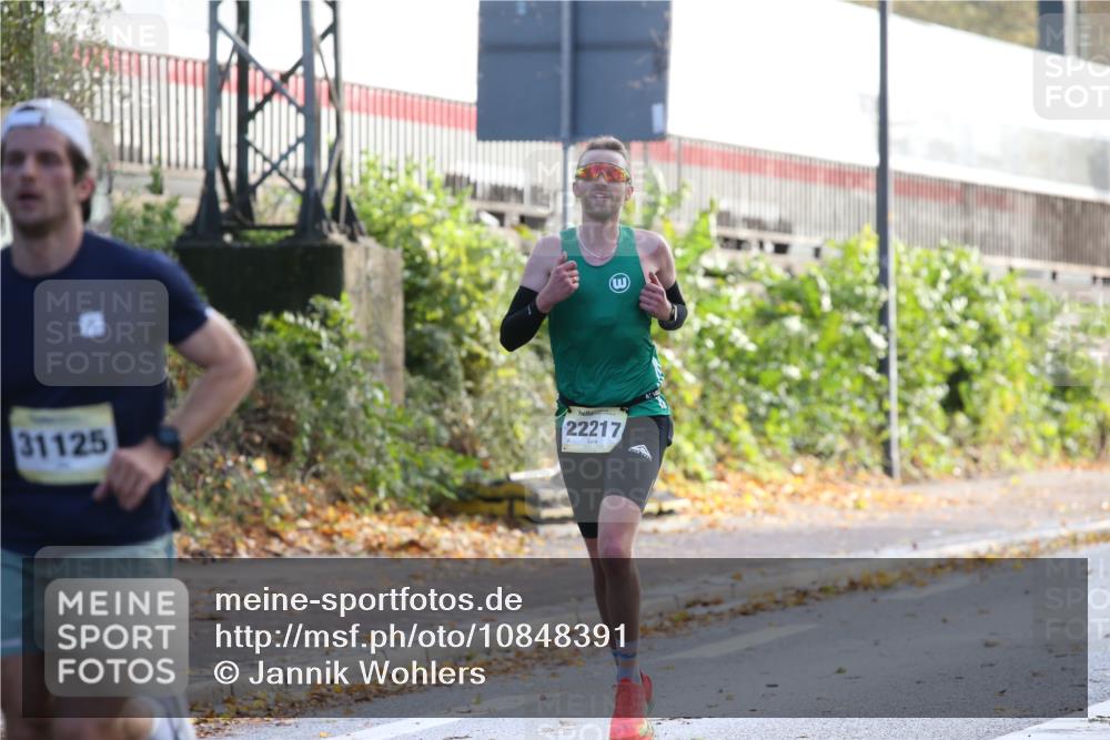 25.10.2026 - hella hamburg halbmarathon Jannik Wohlers http://msf.ph/oto/10848391 25.10.2026 10:16:22 Lombardsbrücke 34812, 33304, 16400, 33293, 31125, 30492, 22217 meine-sportfotos.de