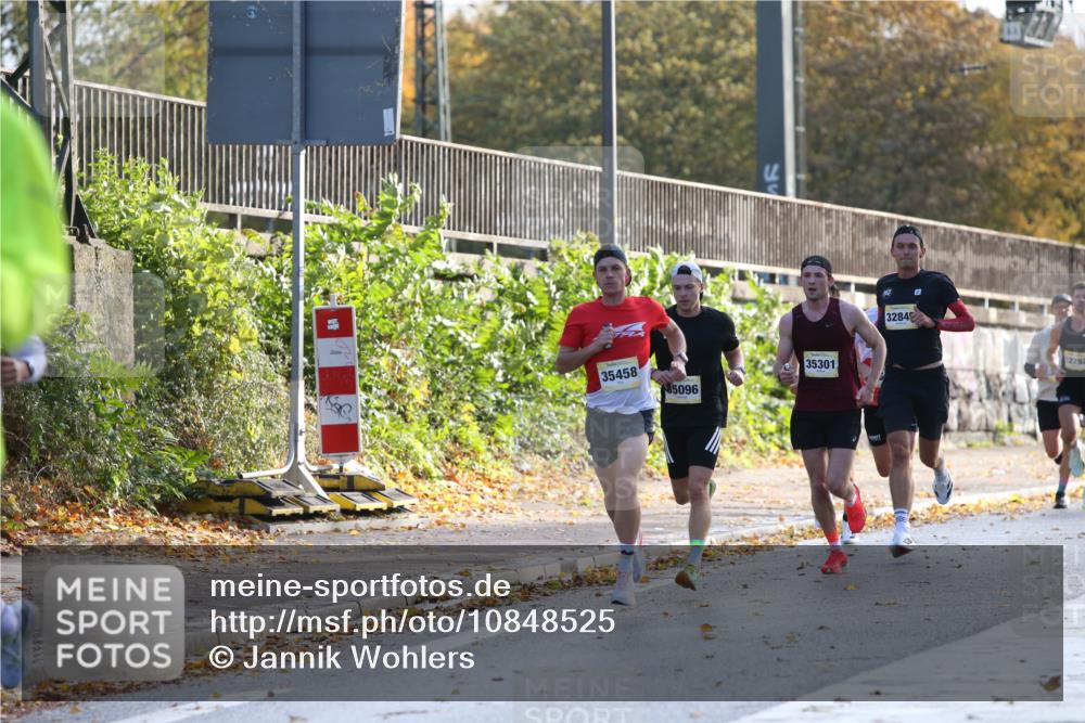 25.10.2026 - hella hamburg halbmarathon Jannik Wohlers http://msf.ph/oto/10848525 25.10.2026 10:17:16 Lombardsbrücke 1999, 30331, 30016, 30014, 22520, 13755, 2154, 2321, 23702 meine-sportfotos.de