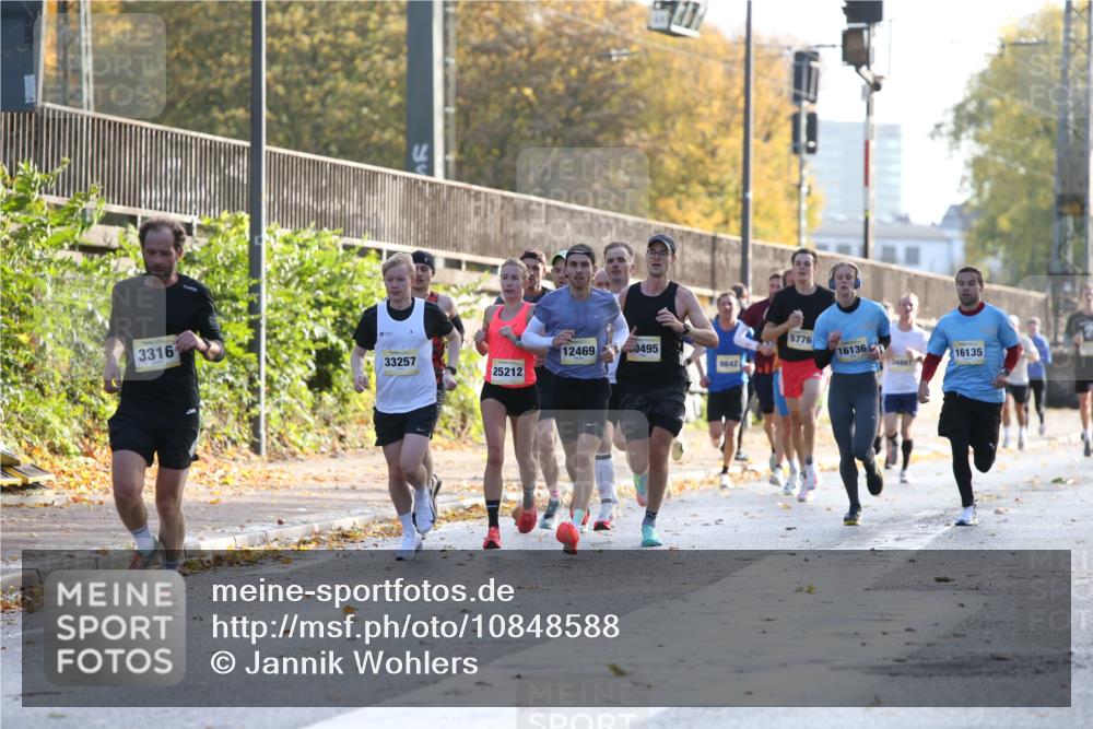 25.10.2026 - hella hamburg halbmarathon Jannik Wohlers http://msf.ph/oto/10848588 25.10.2026 10:17:39 Lombardsbrücke 22306, 7781 meine-sportfotos.de
