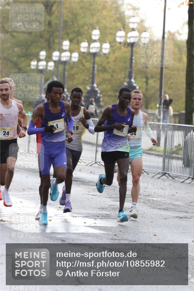 25.10.2026 - hella hamburg halbmarathon Antke Förster http://msf.ph/oto/10855982 25.10.2026 10:07:41 Lombardsbrücke 24, 19, 1, 10, 3, 54, 29, 8 meine-sportfotos.de