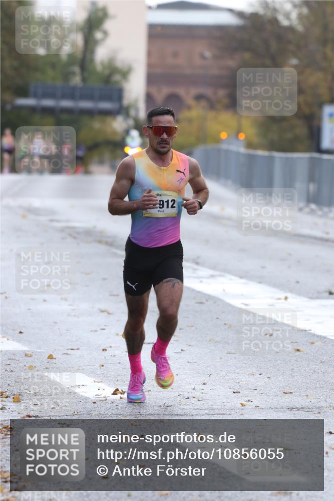 25.10.2026 - hella hamburg halbmarathon Antke Förster http://msf.ph/oto/10856055 25.10.2026 10:10:23 Lombardsbrücke 22912 meine-sportfotos.de
