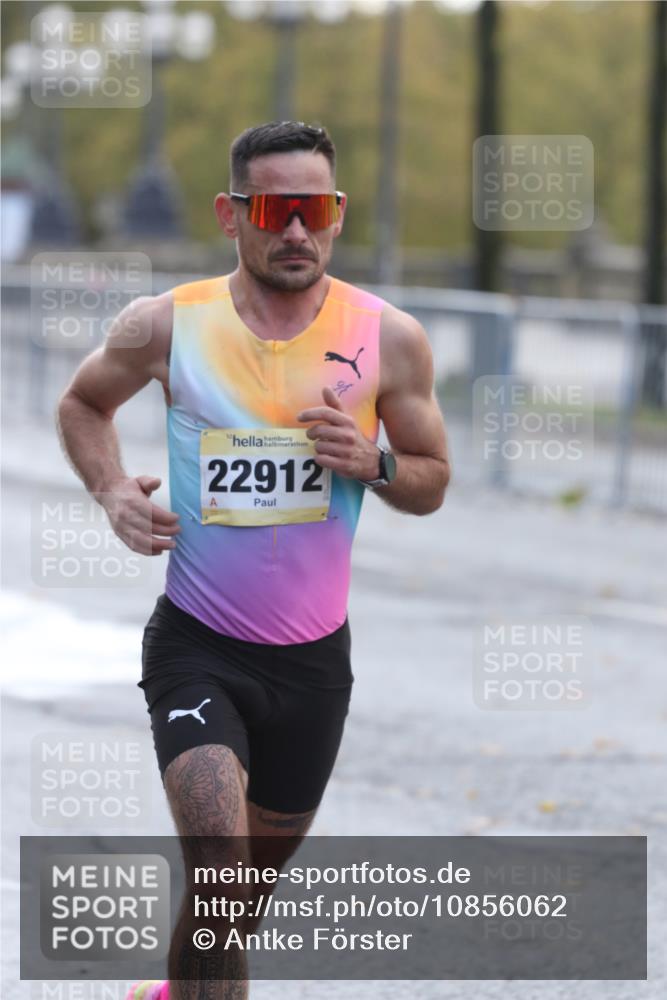 25.10.2026 - hella hamburg halbmarathon Antke Förster http://msf.ph/oto/10856062 25.10.2026 10:10:25 Lombardsbrücke 22912 meine-sportfotos.de