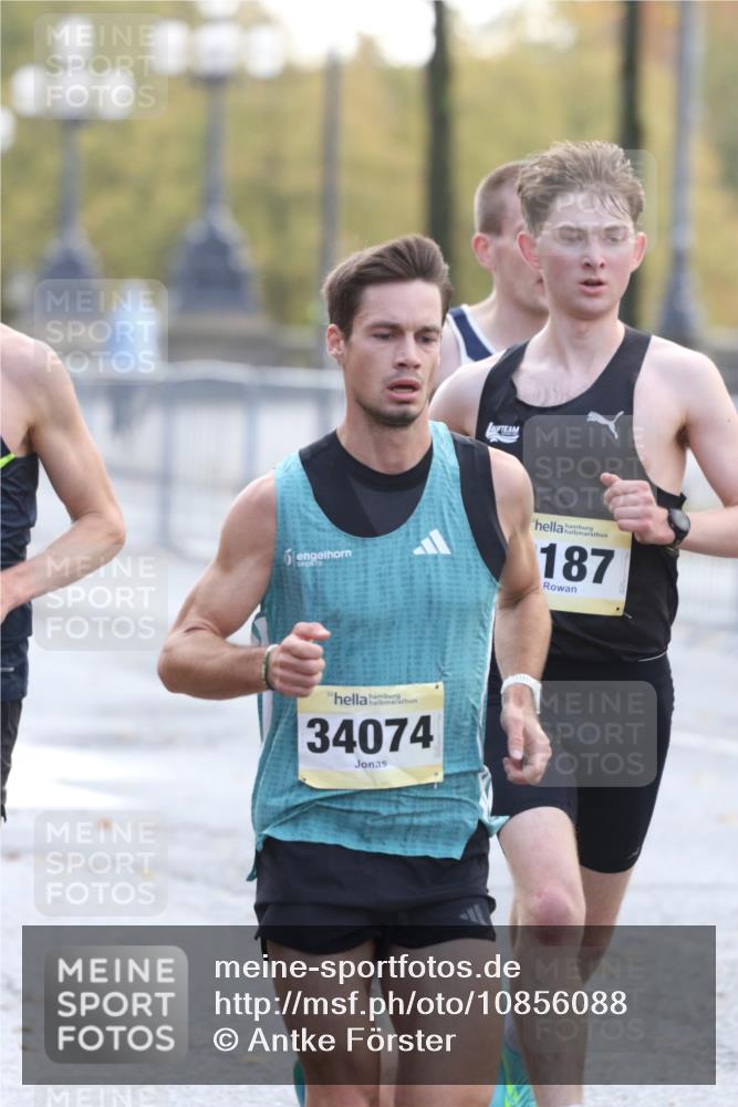 25.10.2026 - hella hamburg halbmarathon Antke Förster http://msf.ph/oto/10856088 25.10.2026 10:10:56 Lombardsbrücke 23, 16804, 6187, 31, 46, 35778, 34751, 34074 meine-sportfotos.de