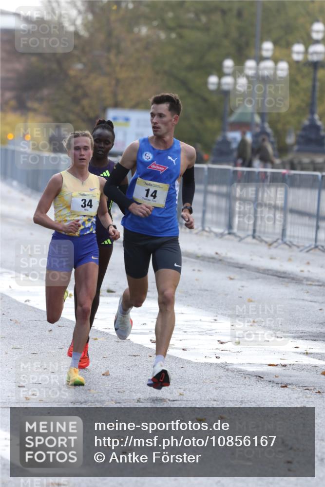 25.10.2026 - hella hamburg halbmarathon Antke Förster http://msf.ph/oto/10856167 25.10.2026 10:11:48 Lombardsbrücke 14, 34, 32 meine-sportfotos.de