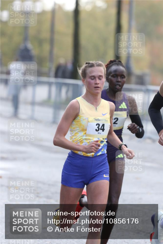 25.10.2026 - hella hamburg halbmarathon Antke Förster http://msf.ph/oto/10856176 25.10.2026 10:11:50 Lombardsbrücke 14, 34, 32 meine-sportfotos.de