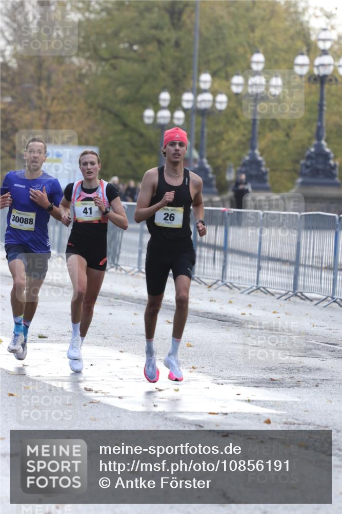 25.10.2026 - hella hamburg halbmarathon Antke Förster http://msf.ph/oto/10856191 25.10.2026 10:12:39 Lombardsbrücke 26, 30088, 41 meine-sportfotos.de