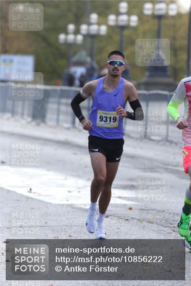 25.10.2026 - hella hamburg halbmarathon Antke Förster http://msf.ph/oto/10856222 25.10.2026 10:13:11 Lombardsbrücke 20315, 10664, 9319 meine-sportfotos.de