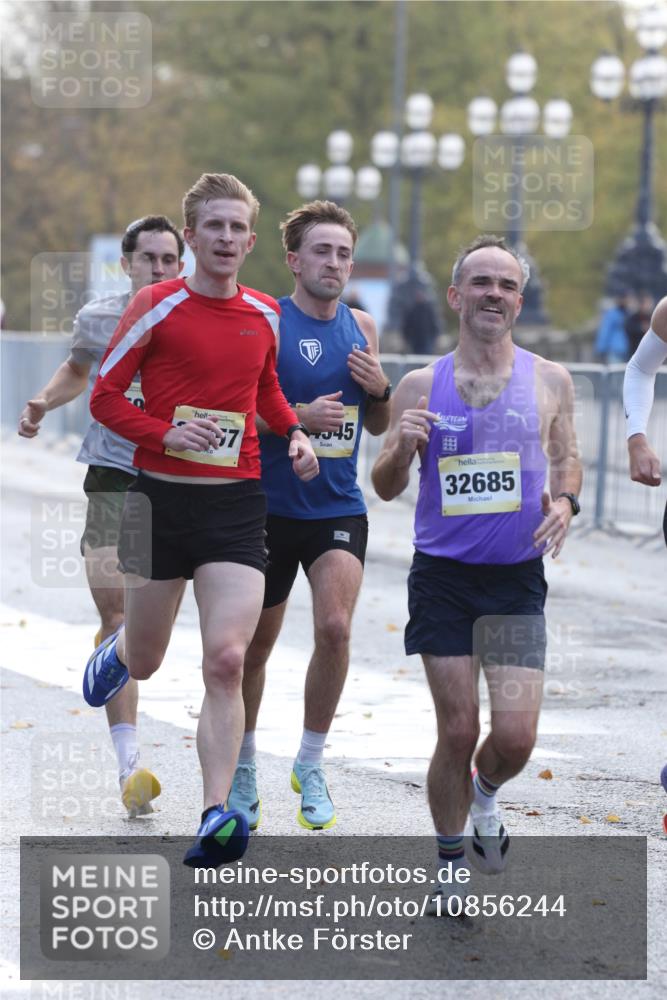 25.10.2026 - hella hamburg halbmarathon Antke Förster http://msf.ph/oto/10856244 25.10.2026 10:13:22 Lombardsbrücke 24545, 33657, 33968, 32685, 35590 meine-sportfotos.de