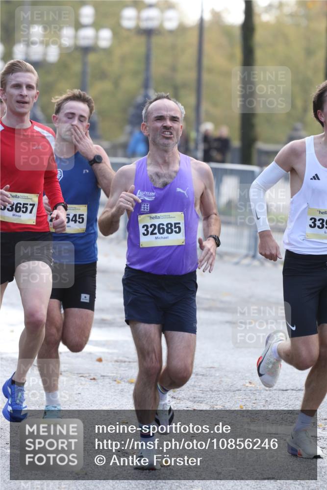 25.10.2026 - hella hamburg halbmarathon Antke Förster http://msf.ph/oto/10856246 25.10.2026 10:13:23 Lombardsbrücke 24545, 33968, 33657, 32685, 35590, 22616 meine-sportfotos.de