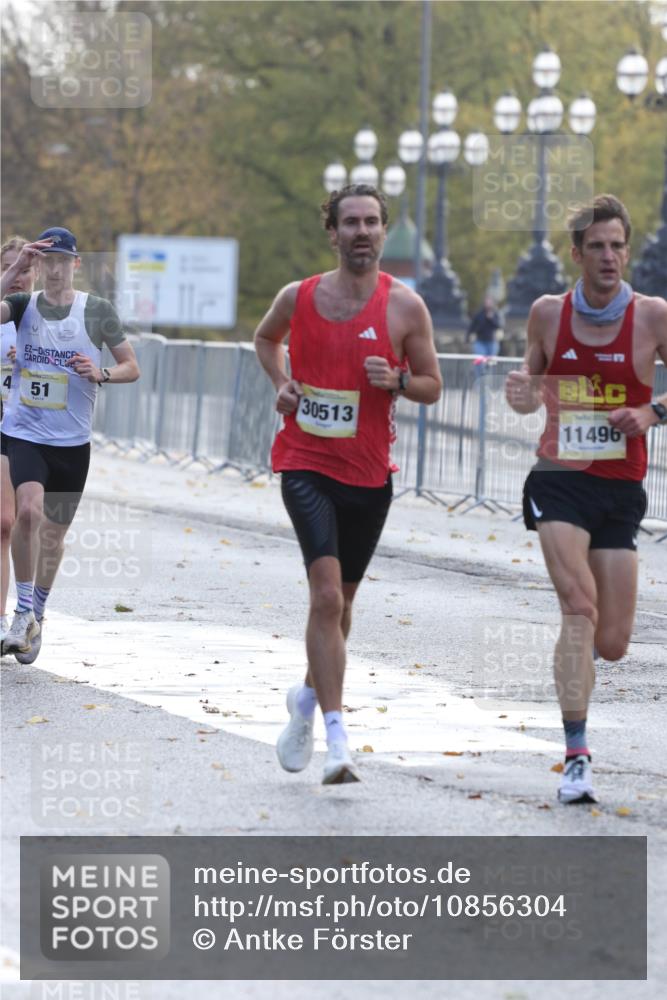 25.10.2026 - hella hamburg halbmarathon Antke Förster http://msf.ph/oto/10856304 25.10.2026 10:13:59 Lombardsbrücke 11496, 30513, 43, 51, 42 meine-sportfotos.de