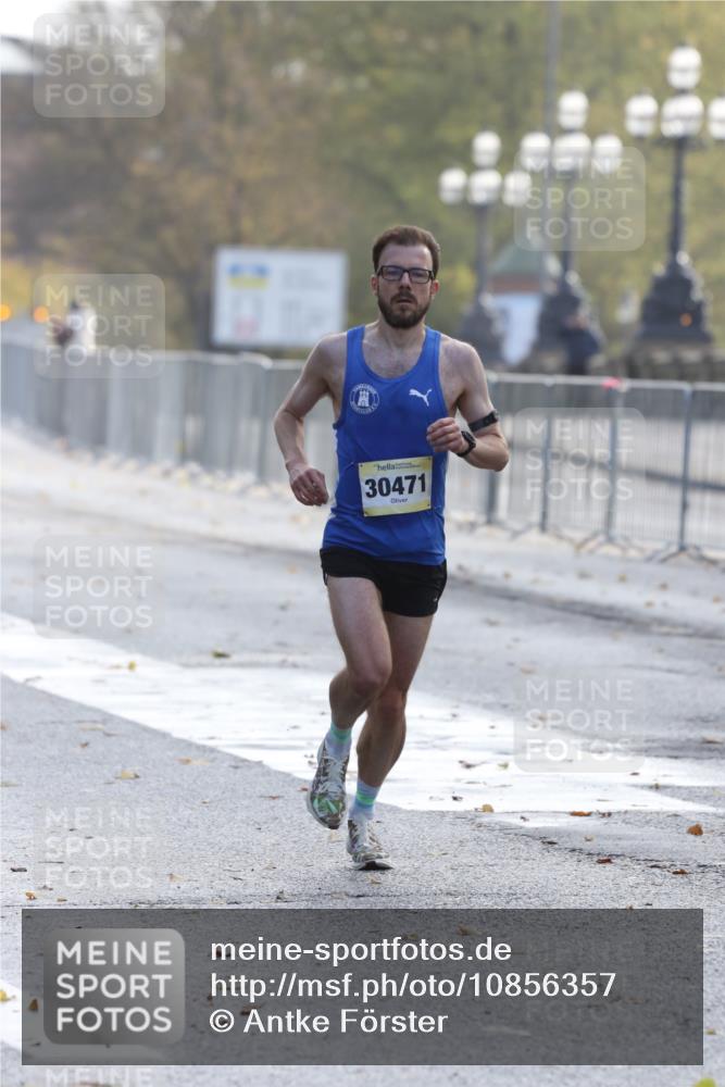 25.10.2026 - hella hamburg halbmarathon Antke Förster http://msf.ph/oto/10856357 25.10.2026 10:14:17 Lombardsbrücke 23197, 30471, 34723 meine-sportfotos.de