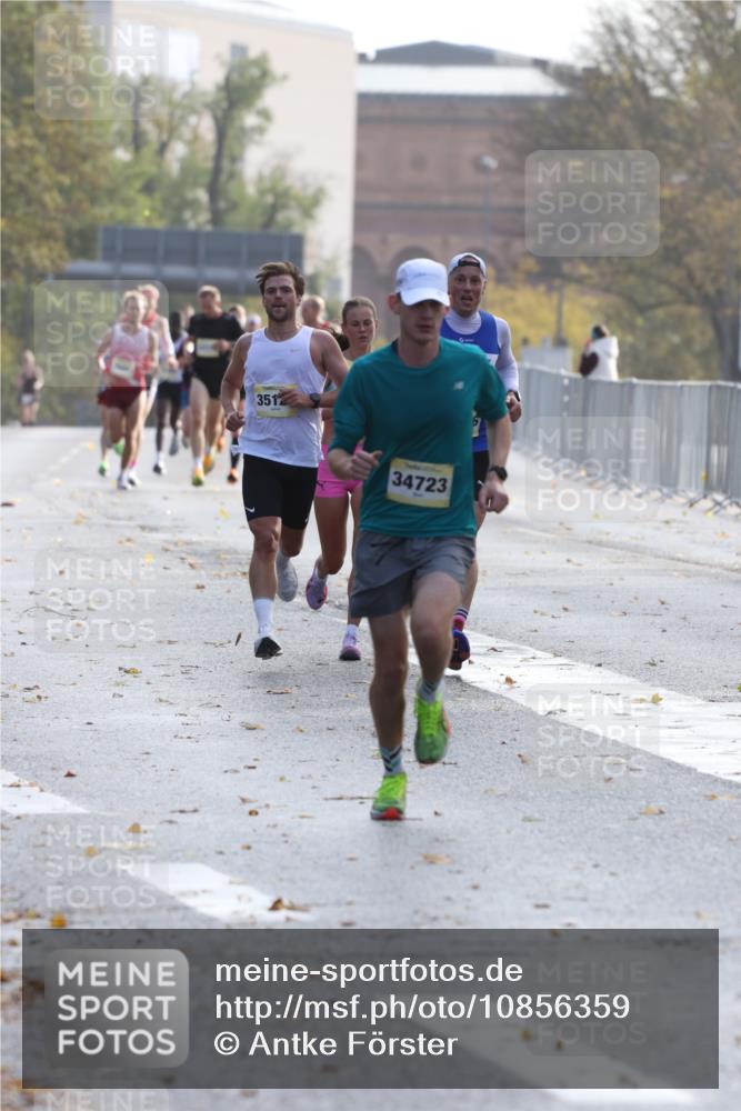 25.10.2026 - hella hamburg halbmarathon Antke Förster http://msf.ph/oto/10856359 25.10.2026 10:14:19 Lombardsbrücke 30471, 34723 meine-sportfotos.de