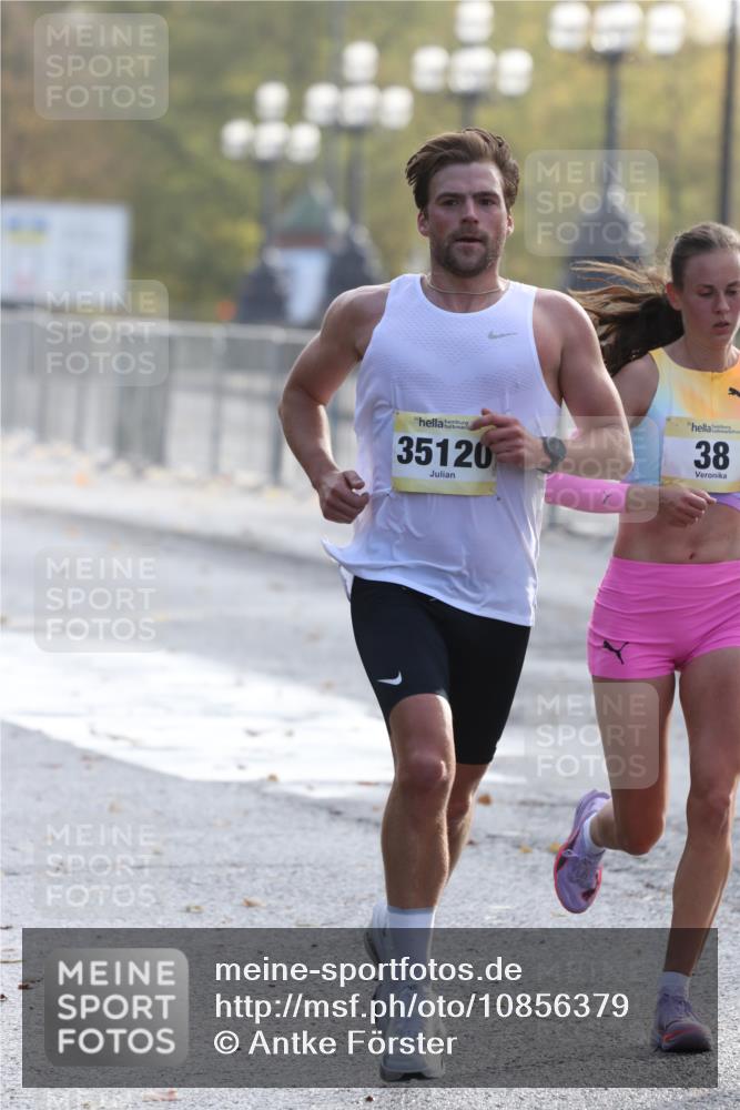25.10.2026 - hella hamburg halbmarathon Antke Förster http://msf.ph/oto/10856379 25.10.2026 10:14:25 Lombardsbrücke 36396, 38, 35120 meine-sportfotos.de