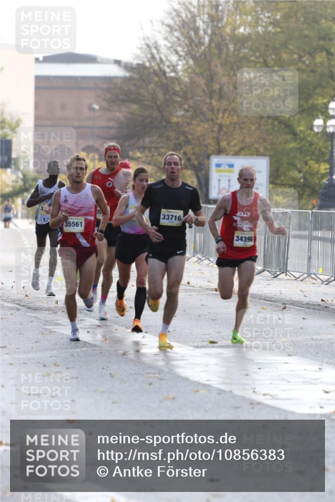 25.10.2026 - hella hamburg halbmarathon Antke Förster http://msf.ph/oto/10856383 25.10.2026 10:14:29 Lombardsbrücke 34396, 33716, 40, 35561 meine-sportfotos.de