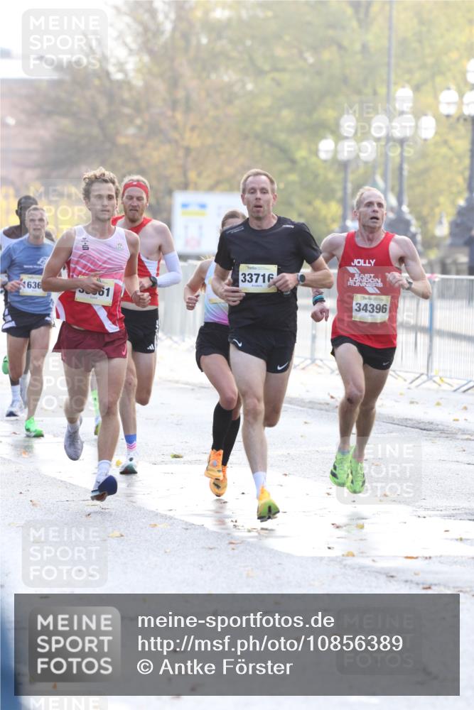 25.10.2026 - hella hamburg halbmarathon Antke Förster http://msf.ph/oto/10856389 25.10.2026 10:14:31 Lombardsbrücke 34396, 33716, 40, 35561, 30965, 11655 meine-sportfotos.de