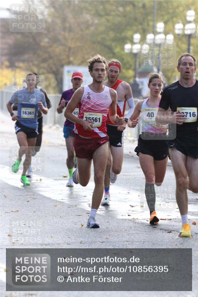 25.10.2026 - hella hamburg halbmarathon Antke Förster http://msf.ph/oto/10856395 25.10.2026 10:14:32 Lombardsbrücke 34396, 33716, 40, 35561, 30965, 11655, 16361, 35048 meine-sportfotos.de