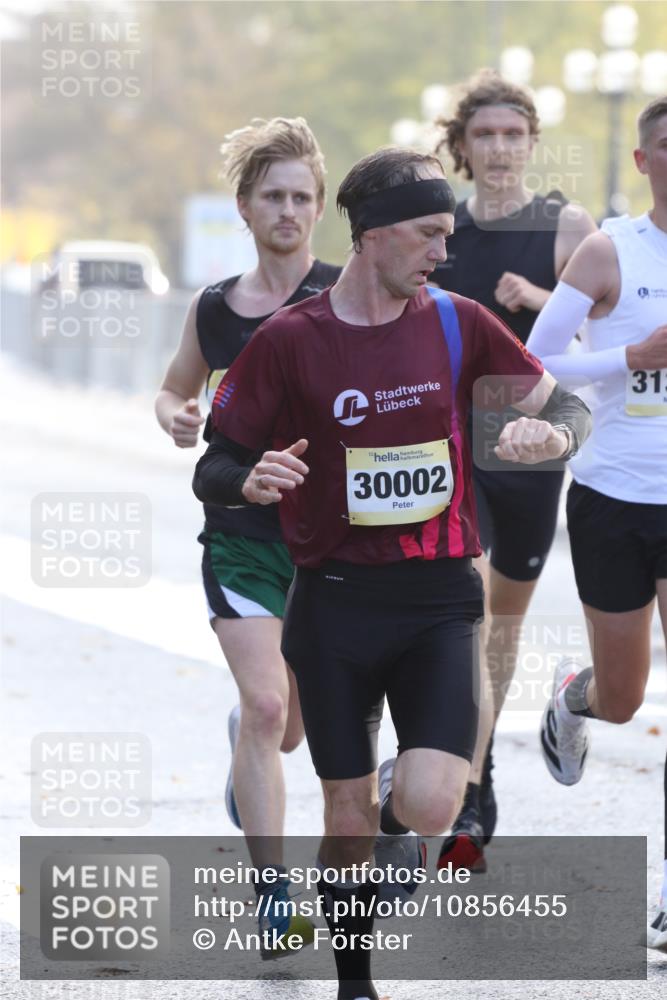 25.10.2026 - hella hamburg halbmarathon Antke Förster http://msf.ph/oto/10856455 25.10.2026 10:15:02 Lombardsbrücke 30002, 31330, 35254, 9804, 13398 meine-sportfotos.de