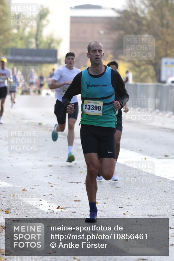 25.10.2026 - hella hamburg halbmarathon Antke Förster http://msf.ph/oto/10856461 25.10.2026 10:15:06 Lombardsbrücke 13398, 36367, 22899 meine-sportfotos.de