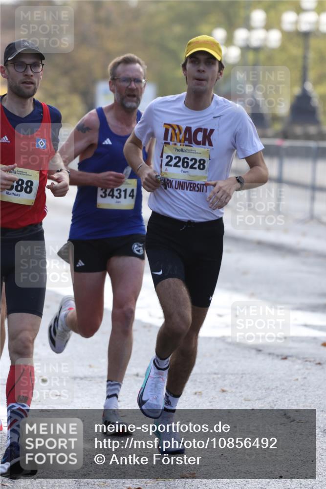 25.10.2026 - hella hamburg halbmarathon Antke Förster http://msf.ph/oto/10856492 25.10.2026 10:15:16 Lombardsbrücke 6342, 22628, 34314, 33610, 3388, 34758 meine-sportfotos.de
