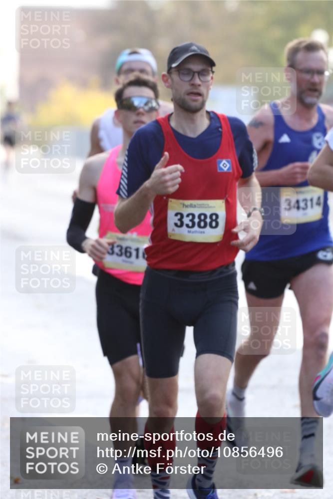 25.10.2026 - hella hamburg halbmarathon Antke Förster http://msf.ph/oto/10856496 25.10.2026 10:15:17 Lombardsbrücke 22628, 3388, 33610, 34314, 34758 meine-sportfotos.de