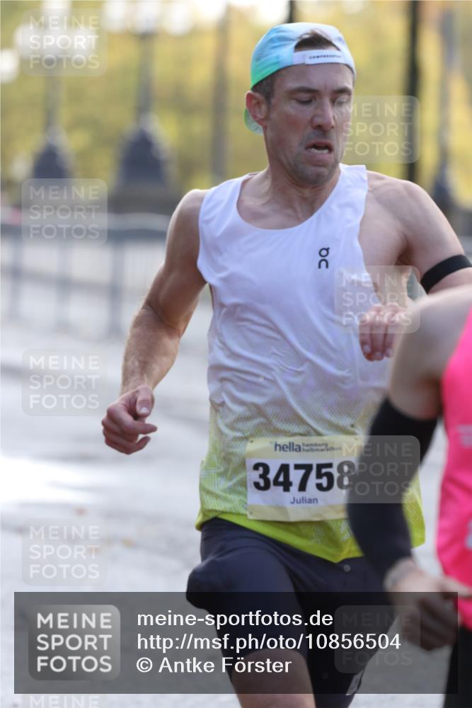 25.10.2026 - hella hamburg halbmarathon Antke Förster http://msf.ph/oto/10856504 25.10.2026 10:15:19 Lombardsbrücke 34758, 21049, 20014, 25044 meine-sportfotos.de