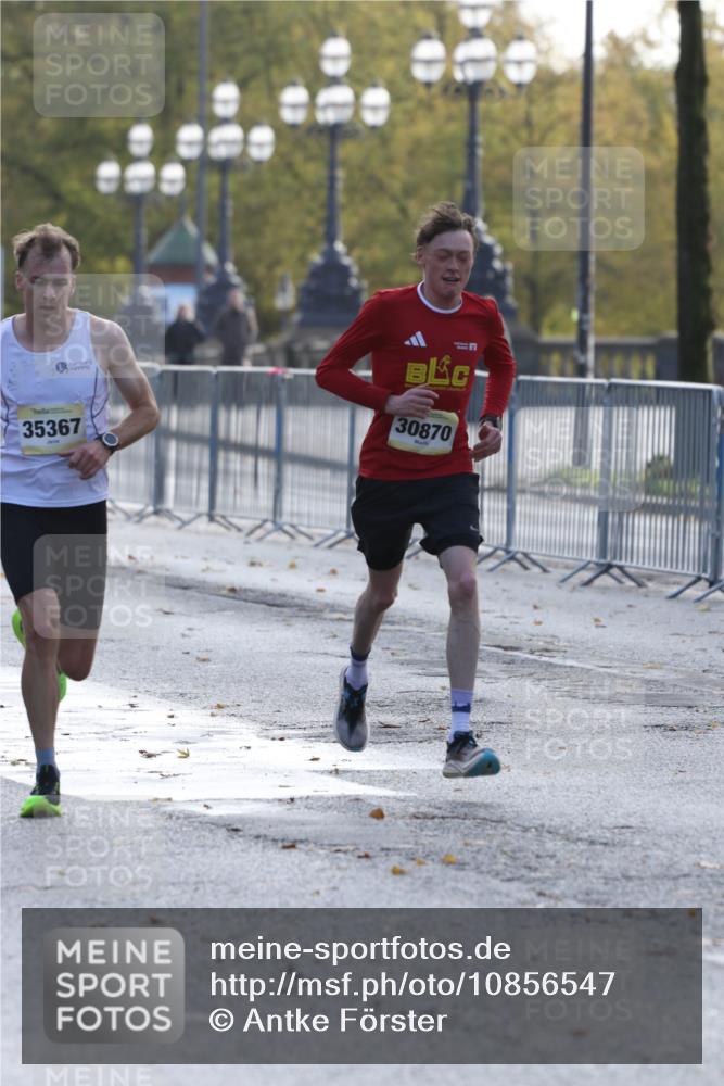 25.10.2026 - hella hamburg halbmarathon Antke Förster http://msf.ph/oto/10856547 25.10.2026 10:15:35 Lombardsbrücke 19706, 35367, 20045, 2997, 30870, 21479, 35006, 15218, 15879, 30034 meine-sportfotos.de