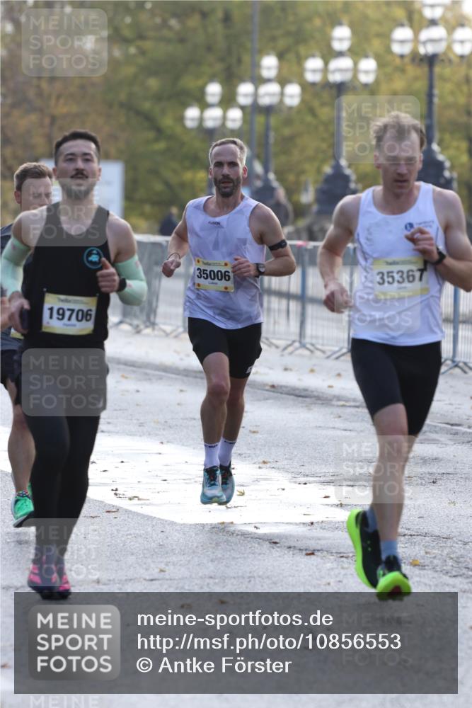 25.10.2026 - hella hamburg halbmarathon Antke Förster http://msf.ph/oto/10856553 25.10.2026 10:15:37 Lombardsbrücke 19706, 35367, 20045, 2997, 30870, 21479, 35006, 15218, 15879, 30034, 24366 meine-sportfotos.de
