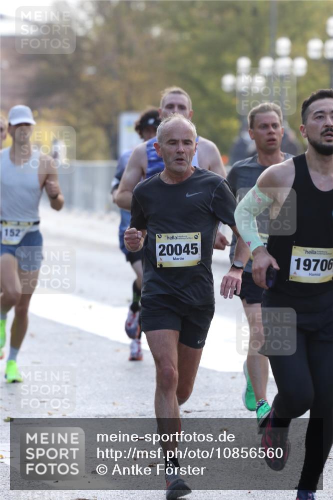 25.10.2026 - hella hamburg halbmarathon Antke Förster http://msf.ph/oto/10856560 25.10.2026 10:15:38 Lombardsbrücke 19706, 35367, 20045, 2997, 30870, 21479, 35006, 15218, 15879, 30034, 24366 meine-sportfotos.de