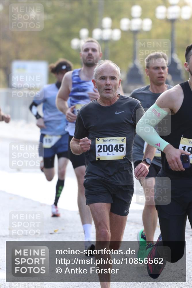 25.10.2026 - hella hamburg halbmarathon Antke Förster http://msf.ph/oto/10856562 25.10.2026 10:15:38 Lombardsbrücke 19706, 35367, 20045, 2997, 30870, 21479, 35006, 15879, 15218, 30034, 24366 meine-sportfotos.de