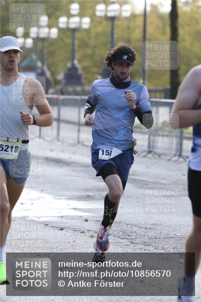 25.10.2026 - hella hamburg halbmarathon Antke Förster http://msf.ph/oto/10856570 25.10.2026 10:15:40 Lombardsbrücke 20045, 2997, 30870, 21479, 35006, 15879, 15218, 30034, 24366 meine-sportfotos.de
