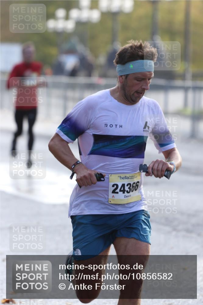 25.10.2026 - hella hamburg halbmarathon Antke Förster http://msf.ph/oto/10856582 25.10.2026 10:15:43 Lombardsbrücke 24366, 33007 meine-sportfotos.de