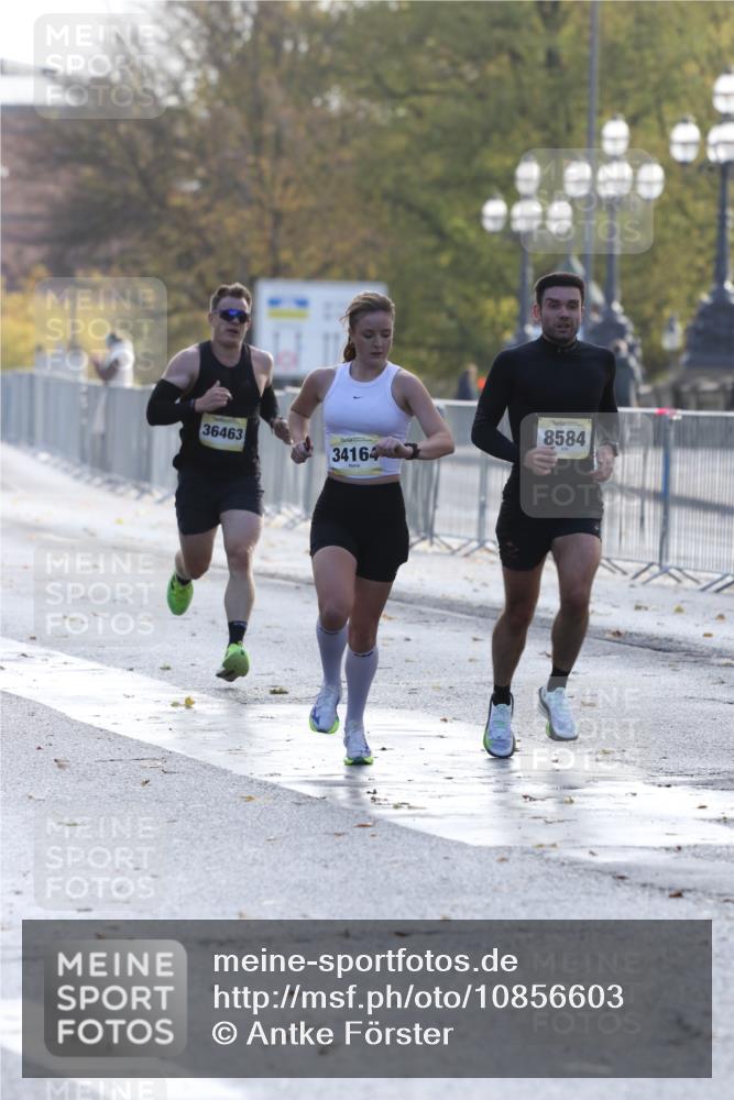 25.10.2026 - hella hamburg halbmarathon Antke Förster http://msf.ph/oto/10856603 25.10.2026 10:15:52 Lombardsbrücke 35621, 34164, 8584, 36463 meine-sportfotos.de