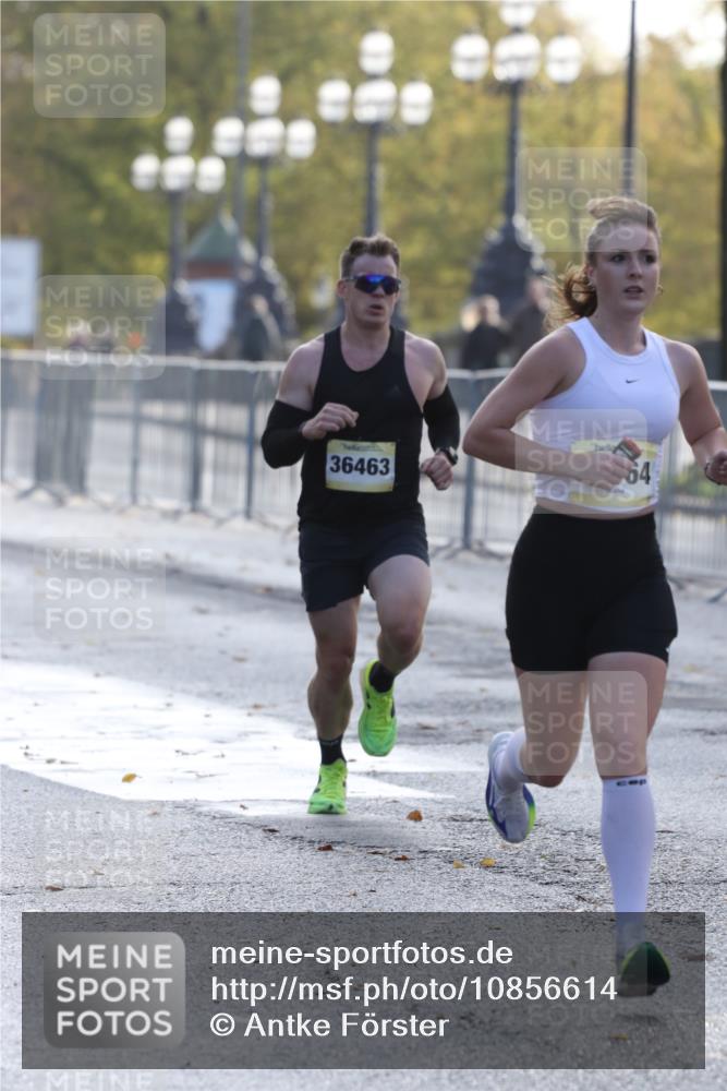 25.10.2026 - hella hamburg halbmarathon Antke Förster http://msf.ph/oto/10856614 25.10.2026 10:15:55 Lombardsbrücke 34164, 8584, 36463, 31336 meine-sportfotos.de