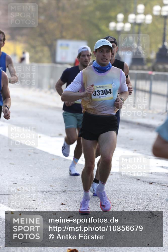 25.10.2026 - hella hamburg halbmarathon Antke Förster http://msf.ph/oto/10856679 25.10.2026 10:16:21 Lombardsbrücke 34812, 16400, 33304, 33293, 31125, 30492, 22217 meine-sportfotos.de
