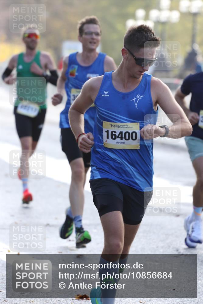 25.10.2026 - hella hamburg halbmarathon Antke Förster http://msf.ph/oto/10856684 25.10.2026 10:16:22 Lombardsbrücke 16400, 33304, 33293, 31125, 30492, 22217 meine-sportfotos.de