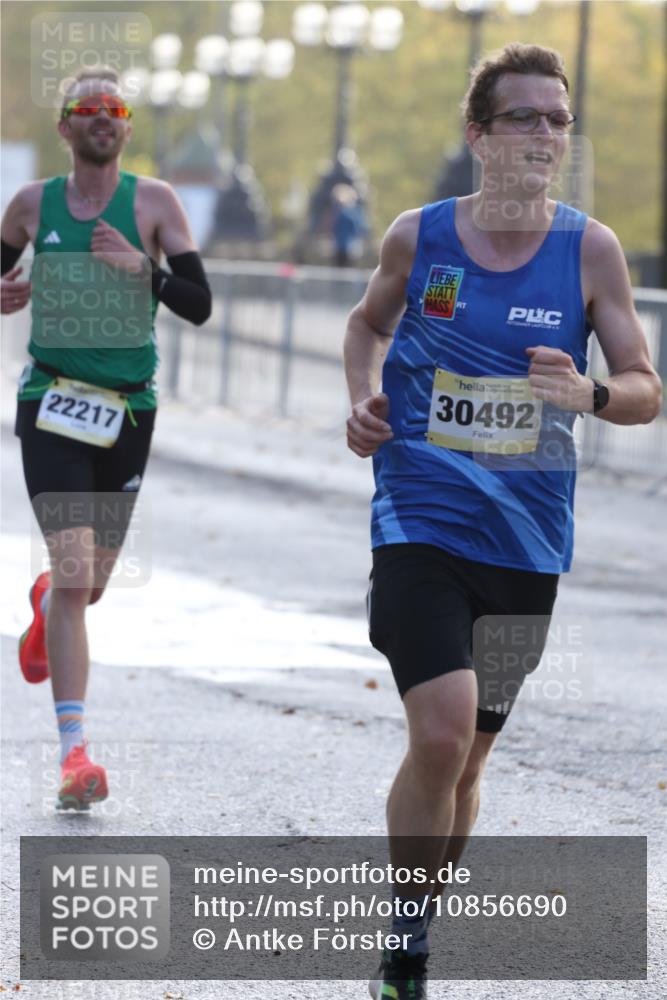25.10.2026 - hella hamburg halbmarathon Antke Förster http://msf.ph/oto/10856690 25.10.2026 10:16:24 Lombardsbrücke 33293, 31125, 30492, 22217 meine-sportfotos.de