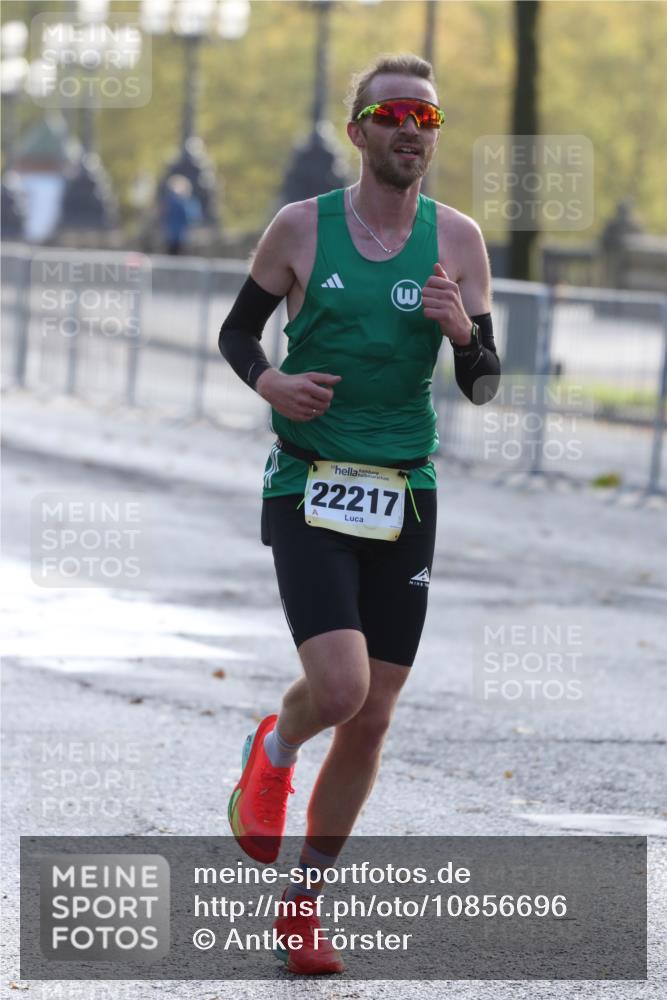 25.10.2026 - hella hamburg halbmarathon Antke Förster http://msf.ph/oto/10856696 25.10.2026 10:16:25 Lombardsbrücke 31125, 30492, 22217, 23456 meine-sportfotos.de
