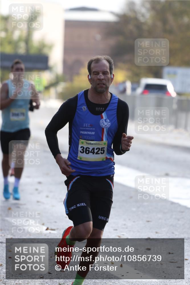 25.10.2026 - hella hamburg halbmarathon Antke Förster http://msf.ph/oto/10856739 25.10.2026 10:16:47 Lombardsbrücke 36425, 3452, 35675, 36108, 32551 meine-sportfotos.de