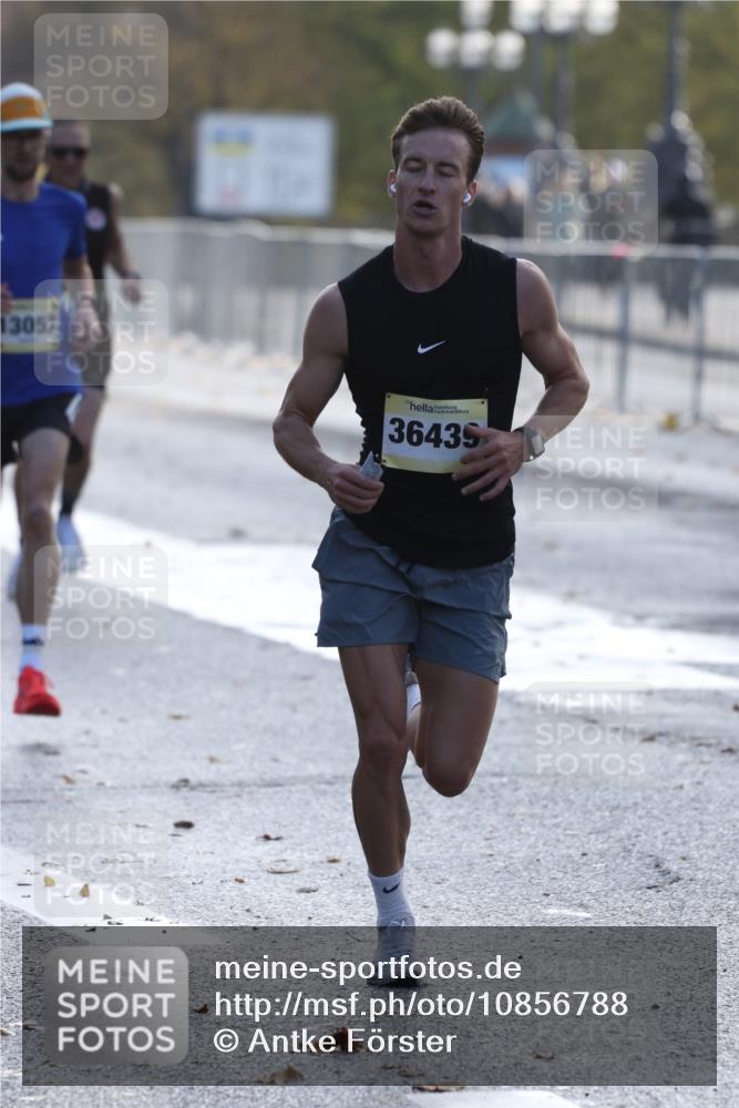 25.10.2026 - hella hamburg halbmarathon Antke Förster http://msf.ph/oto/10856788 25.10.2026 10:17:08 Lombardsbrücke 36439, 13052, 30218, 1999, 30331 meine-sportfotos.de