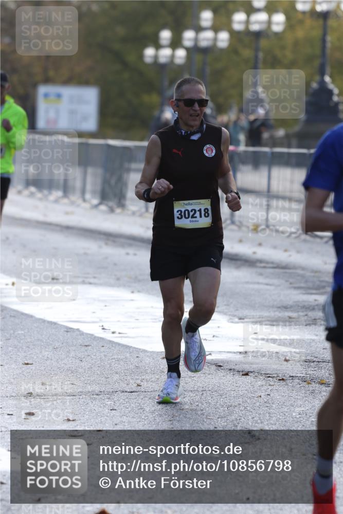 25.10.2026 - hella hamburg halbmarathon Antke Förster http://msf.ph/oto/10856798 25.10.2026 10:17:10 Lombardsbrücke 36439, 13052, 30218, 1999, 30331, 22520, 30016, 30014, 13755 meine-sportfotos.de