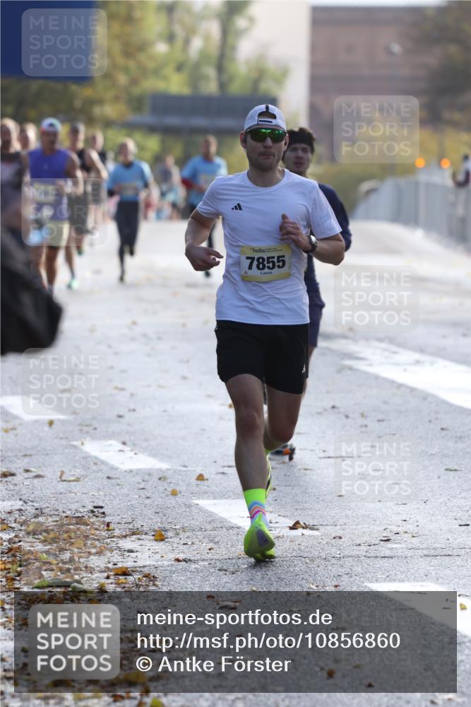 25.10.2026 - hella hamburg halbmarathon Antke Förster http://msf.ph/oto/10856860 25.10.2026 10:17:33 Lombardsbrücke 11507, 33421, 30672, 7855, 22306 meine-sportfotos.de