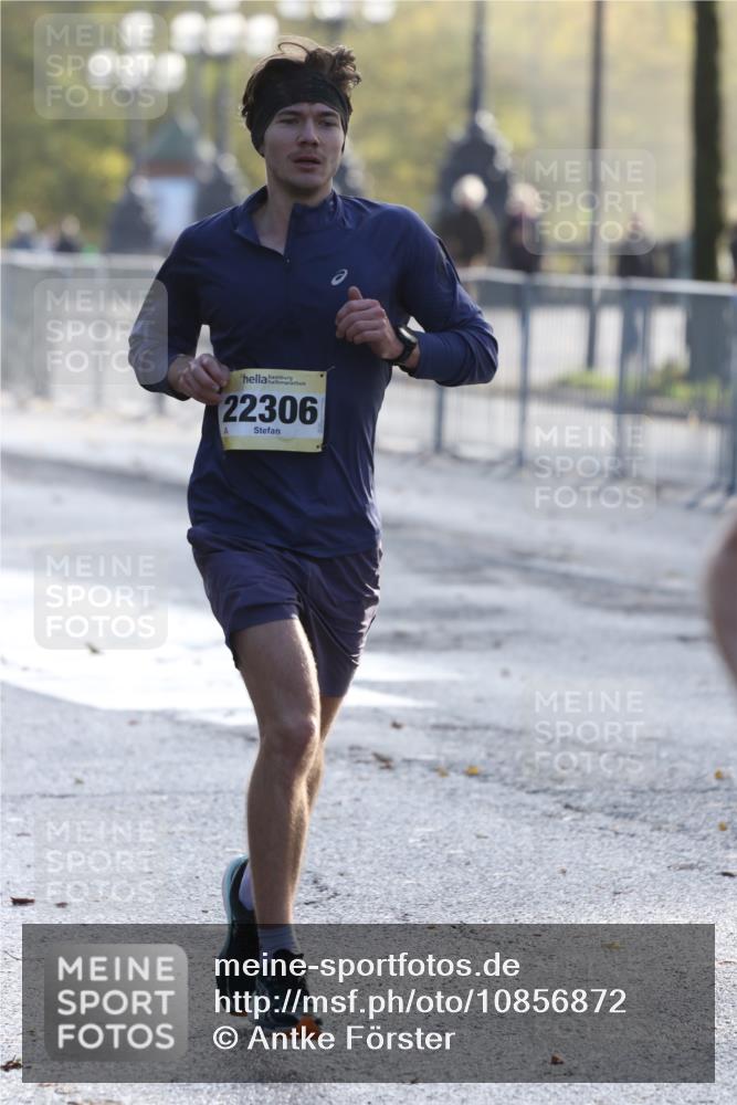 25.10.2026 - hella hamburg halbmarathon Antke Förster http://msf.ph/oto/10856872 25.10.2026 10:17:37 Lombardsbrücke 30672, 7855, 22306, 7781 meine-sportfotos.de