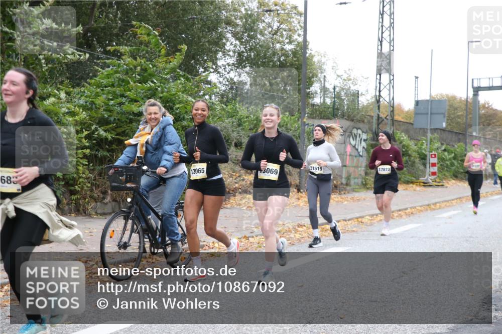 25.10.2026 - hella hamburg halbmarathon Jannik Wohlers http://msf.ph/oto/10867092 25.10.2026 12:26:52 Lombardsbrücke 10683, 13065, 13069, 31519 meine-sportfotos.de