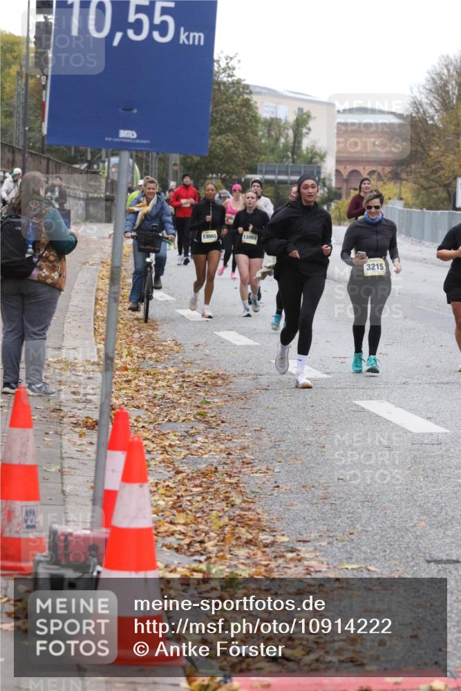 25.10.2026 - hella hamburg halbmarathon Antke Förster http://msf.ph/oto/10914222 25.10.2026 12:26:43 Lombardsbrücke 14720, 30341, 3215 meine-sportfotos.de
