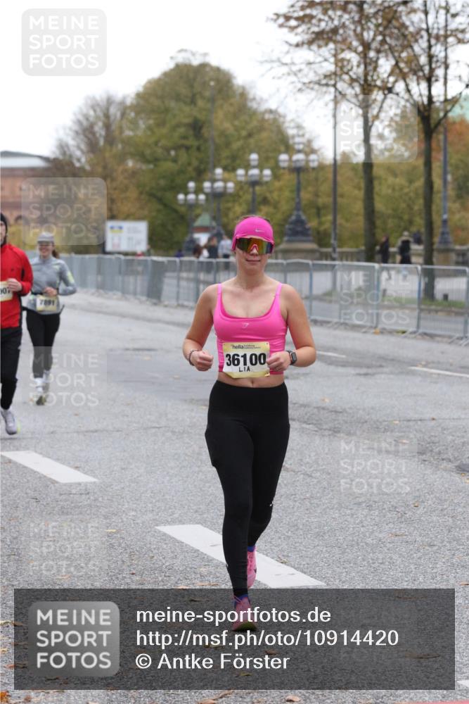 25.10.2026 - hella hamburg halbmarathon Antke Förster http://msf.ph/oto/10914420 25.10.2026 12:27:00 Lombardsbrücke 36100, 21007 meine-sportfotos.de