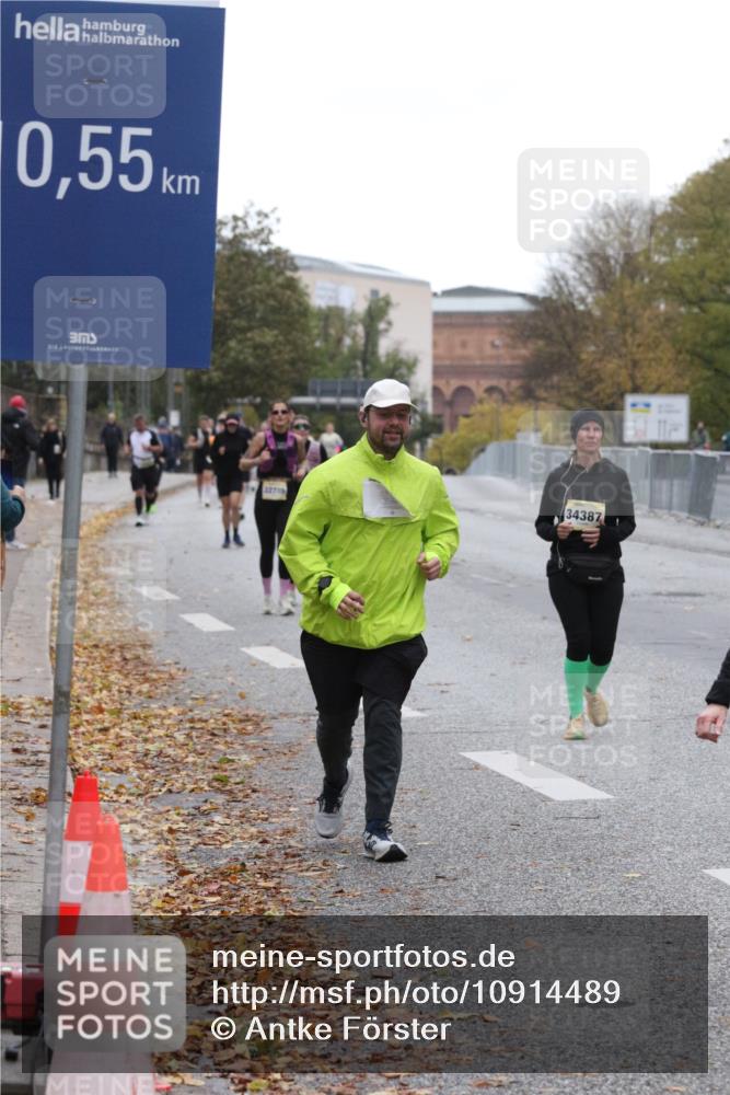 25.10.2026 - hella hamburg halbmarathon Antke Förster http://msf.ph/oto/10914489 25.10.2026 12:27:07 Lombardsbrücke 7891, 7894, 35387, 6213, 34387 meine-sportfotos.de