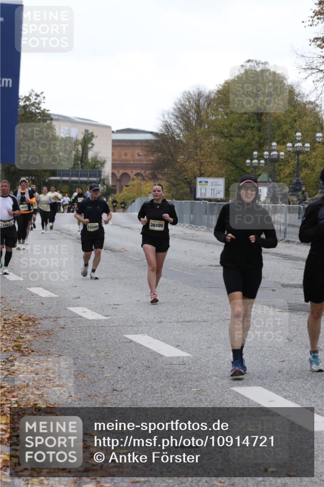 25.10.2026 - hella hamburg halbmarathon Antke Förster http://msf.ph/oto/10914721 25.10.2026 12:27:25 Lombardsbrücke 31366, 31367 meine-sportfotos.de