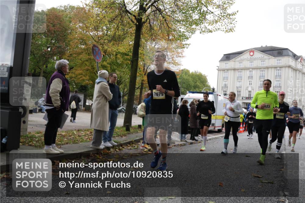 25.10.2026 - hella hamburg halbmarathon Yannick Fuchs http://msf.ph/oto/10920835 25.10.2026 12:27:13 20KM 33557, 18609, 30063, 6225, 11545, 20082, 24689, 7679, 20496, 33496, 30080, 1552, 31825, 5523, 13682, 7388, 13683, 11069, 4568, 5889, 30529, 32761, 14500, 24702, 19970, 9109, 19071 meine-sportfotos.de