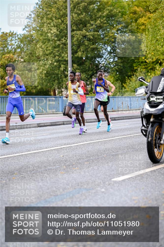 25.10.2026 - hella hamburg halbmarathon Dr. Thomas Lammeyer http://msf.ph/oto/11051980 25.10.2026 10:09:04 Kennedybrücke 3 meine-sportfotos.de