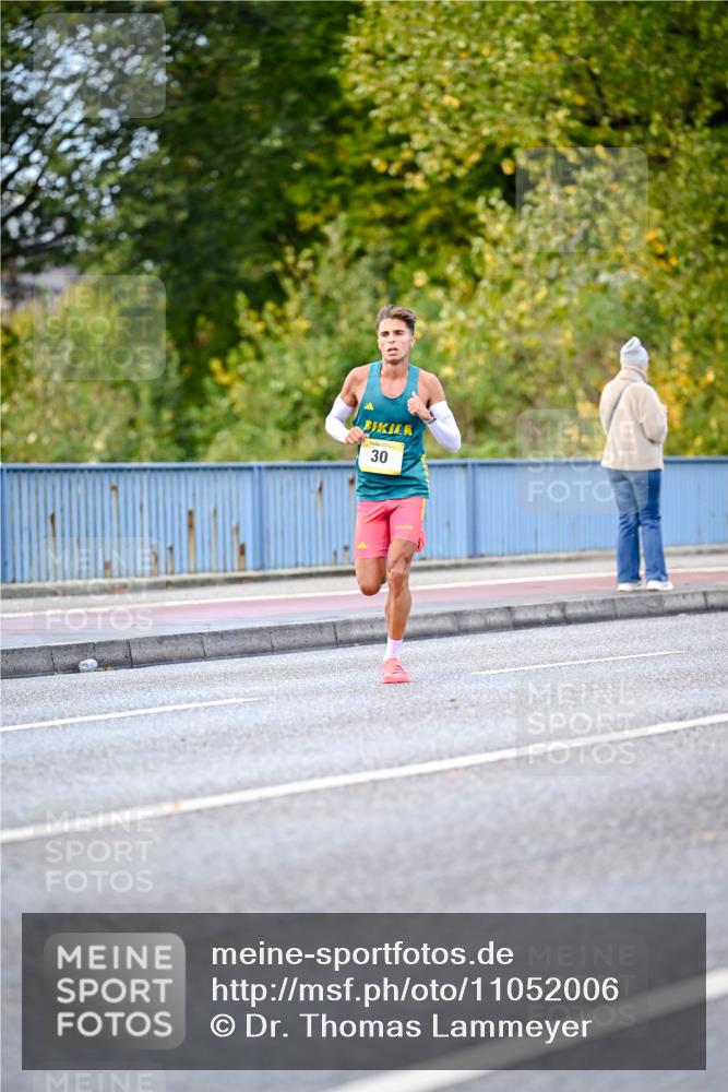25.10.2026 - hella hamburg halbmarathon Dr. Thomas Lammeyer http://msf.ph/oto/11052006 25.10.2026 10:09:34 Kennedybrücke 30 meine-sportfotos.de